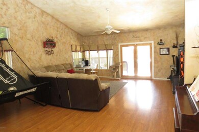 Tarwater - Family Room
