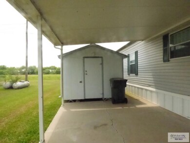 1125 S Palmera Dr, La Feria, TX 78559 - photo 3