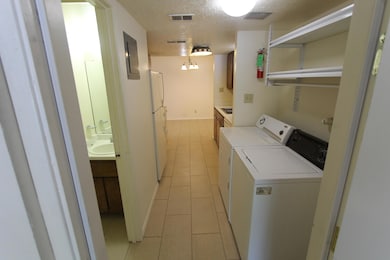 8448 Spain Rd NE unit B, Albuquerque, NM 87111 - photo 7