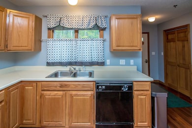 72 Evergreen Dr unit 16, North Conway, NH 03860 - photo 4