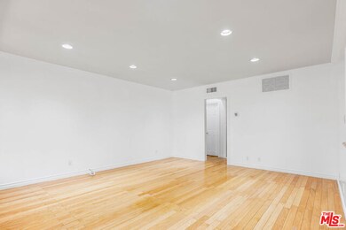14934 Dickens St unit 3, Sherman Oaks, CA 91403 - photo 4