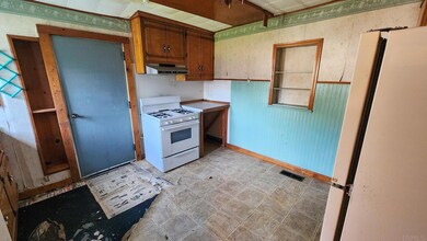 559 3rd St NE, Linton, IN 47441 - photo 7