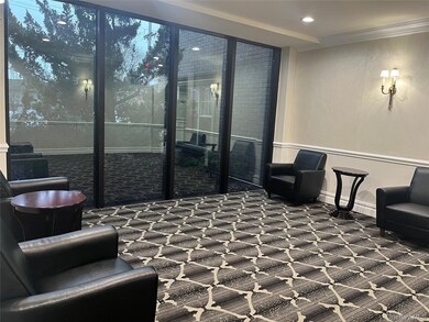 Regency Apartments unit 135, Lawrence, NY 11559 - photo 7