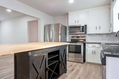 913 Zelda Dr, Hurst, TX 76053 - photo 7