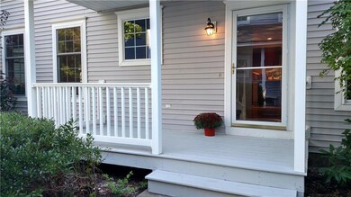 Deck on side entrance.