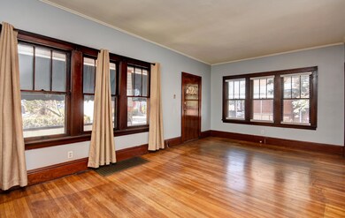 Living Room (3)