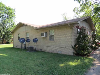 213 E 15th St, Russellville, AR 72801 - photo 2