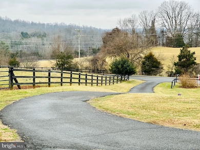 8487 Leeds Manor Rd, Warrenton, VA 20186 - photo 4