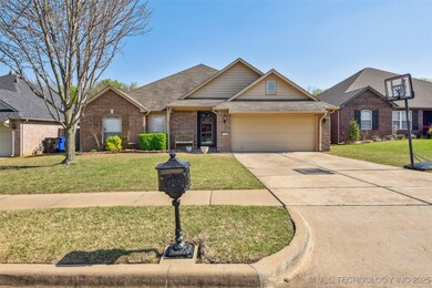 115 E Elmira Place, Broken Arrow, OK 74012 - photo 3