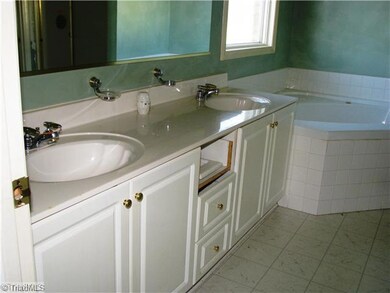 Master Bath/Spa.