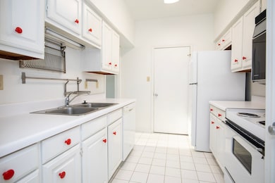 This well laid out kitchen is functional with plen