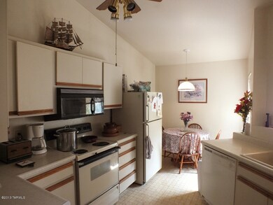 Kitchen detail w/breakfast nook in back