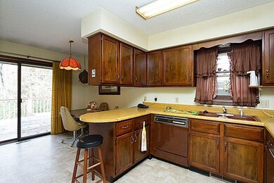 2950 E Oak Park Ave, Des Moines, IA 50317 - photo 6