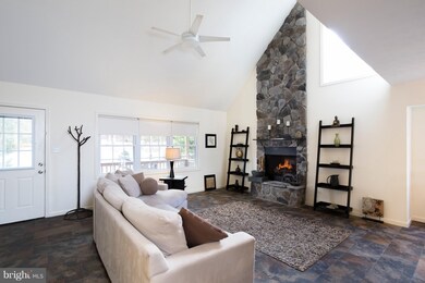 377 Sandpiper Dr, Basye, VA 22810 - photo 5