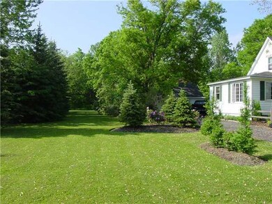 2988 Krueger Rd, North Tonawanda, NY 14120 - photo 2