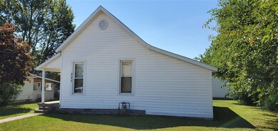 227 E Votaw St, Portland, IN 47371 - photo 2