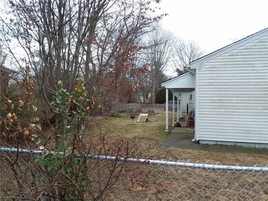 10 Sherwood Rd, Middletown, RI 02842 - photo 3