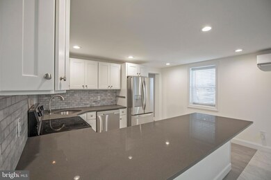 189 S Main St unit 5, Doylestown, PA 18901 - photo 4