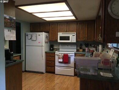 1155 Royal Ct, West Linn, OR 97068 - photo 2