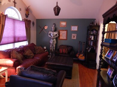 Front Room (7)