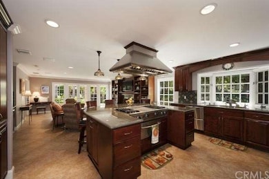 Amazing kitchen with top of the line stainless app