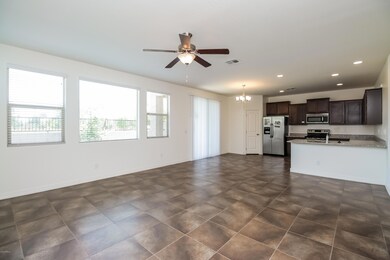 002-photo-dining-room-5875081