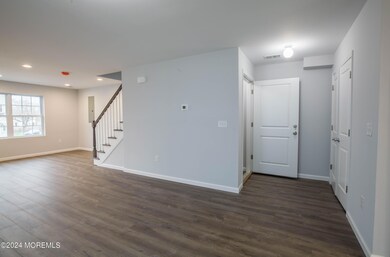 711 LIVING RM