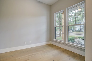 927 W 43rd St, Houston, TX 77018 - photo 3