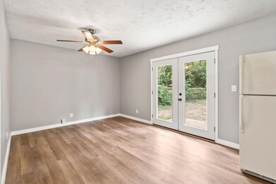 6-web-or-mls-2930 E Southeast Circle, Sp