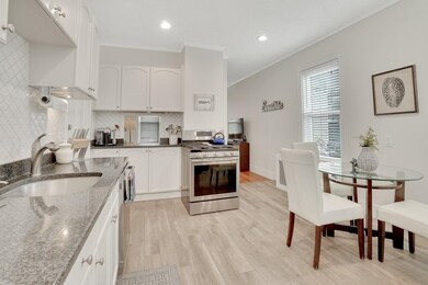 661R E 7th St unit 2, South Boston, MA 02127 - photo 2