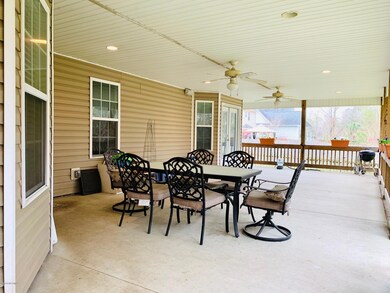 317 Iverleigh Ln, Jacksonville, NC 28540 - photo 4