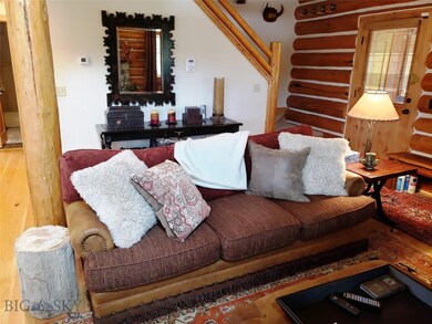 Main level living room