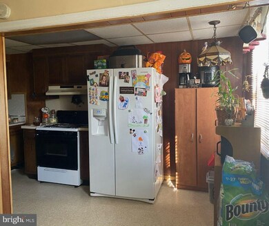 480 Westmont Dr, Darby, PA 19023 - photo 5