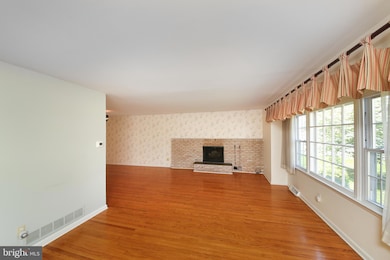 10 Glenn Cir, Glenside, PA 19038 - photo 6