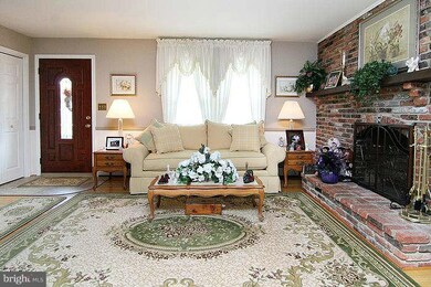 604 Blankner Rd, Sykesville, MD 21784 - photo 6