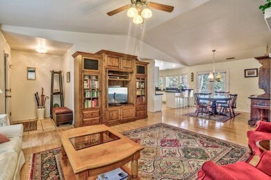 Living Room (3)