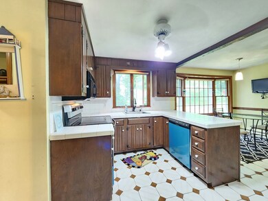 148 Upton Rd, Westborough, MA 01581 - photo 5
