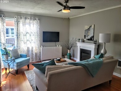 402 SW 2nd Ave, Canby, OR 97013 - photo 2