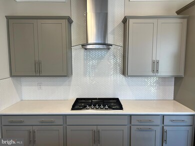 8604 Schappell Way, Jessup, MD 20794 - photo 4