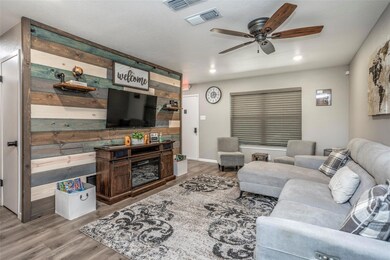 1800 Arkansas St, Gainesville, TX 76240 - photo 4