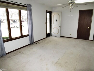 Has a coat closet!