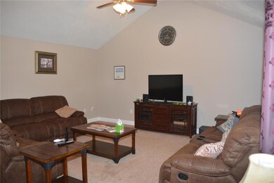 20352 Hardcastle Ln, Saint Robert, MO 65584 - photo 3