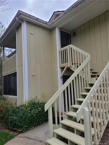 Front Entrance Private Staircase