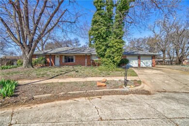 1325 Winding Creek Ct, Moore, OK 73160 - photo 3