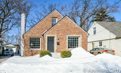 1Front Exterior-4