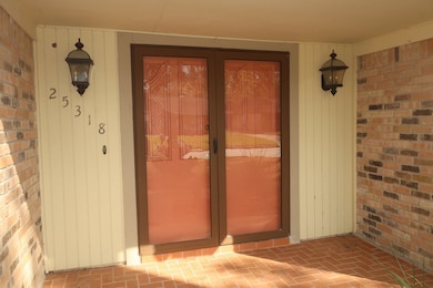 25318 Lynbriar Ln, Spring, TX 77373 - photo 4