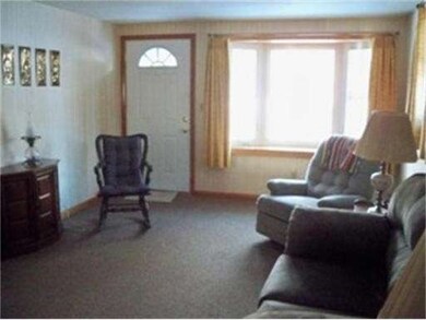 95 Walnut St, Oxford, MA 01540 - photo 3