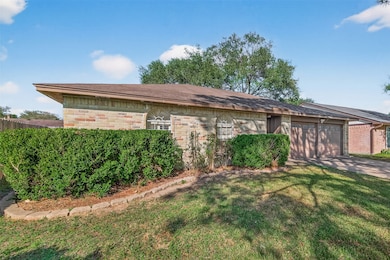 16734 Pebbleglen Dr, Houston, TX 77095 - photo 2