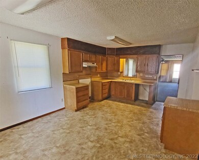601 N E St, Eufaula, OK 74432 - photo 5