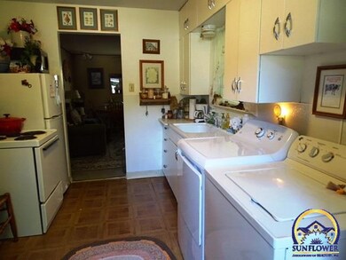 2537 SW Shunga Dr, Topeka, KS 66611 - photo 7